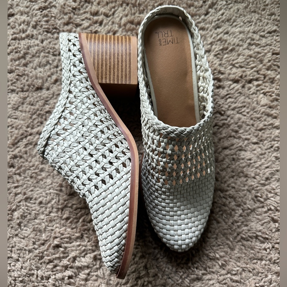 Time and Tru women’s woven bootie
